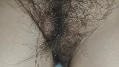 骚逼不让拍，欢迎大家污辱，评论会给她看