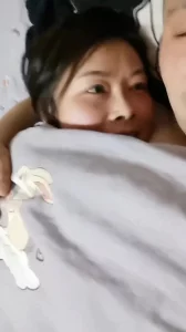 45岁风骚老板娘想被3p！想我看着她被艹！申精！